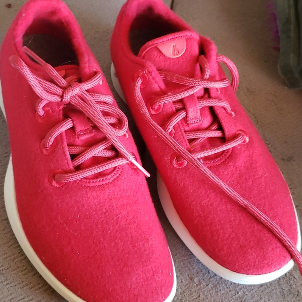 Red allbirds